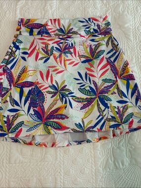 Emerald 18 Tropical Floral A-Line Skort in White, Pink & Blue